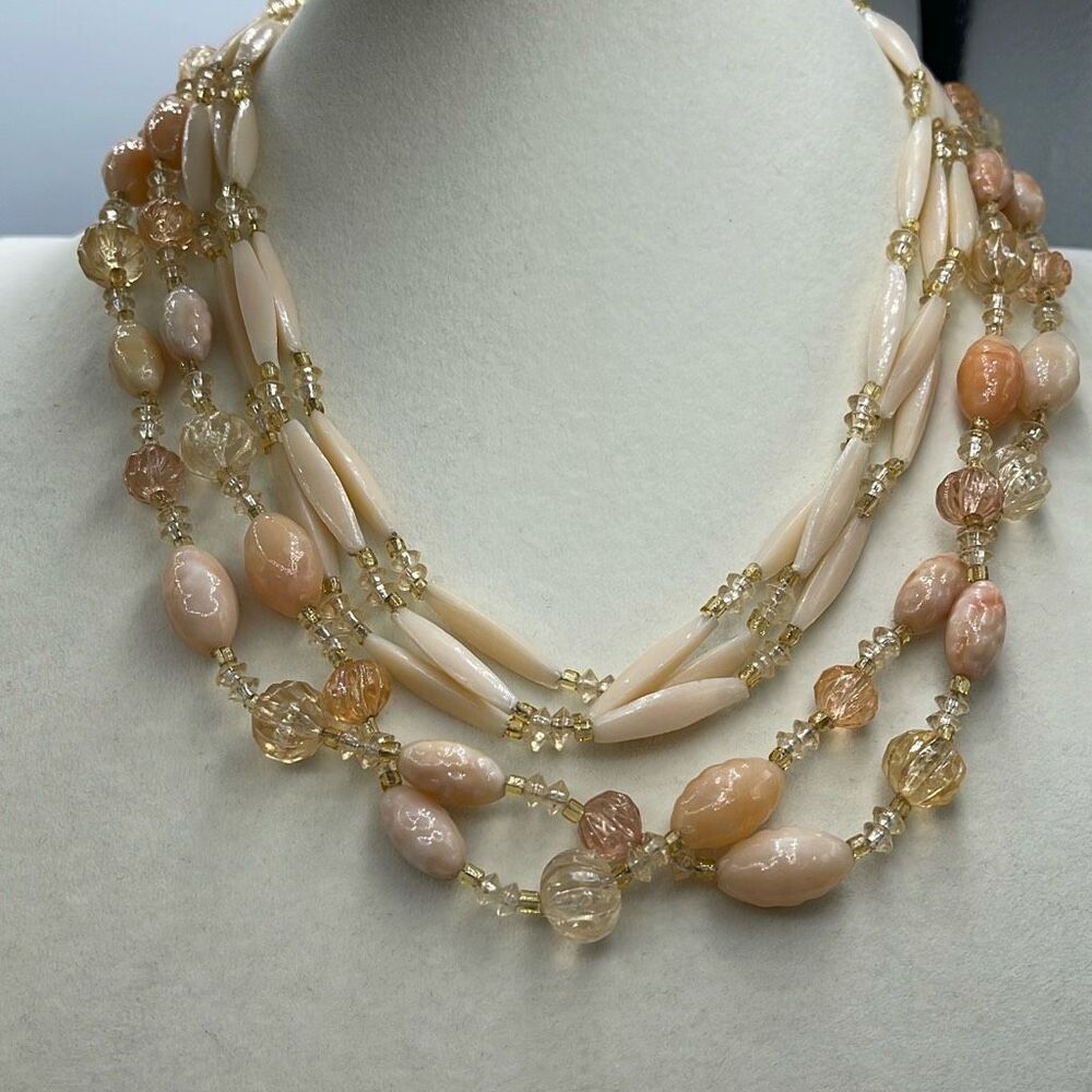 Vintage Midcentury Hong Kong layered beaded choker 16”. - Picture 2 of 8